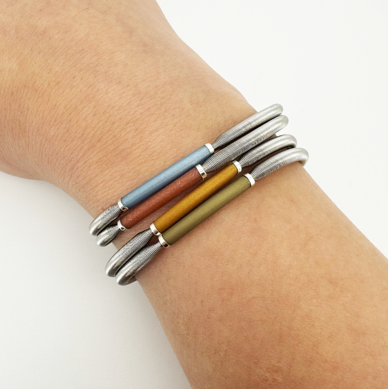 Pulsera Dominó Caucho Colores - (Acero Quirúrgico)