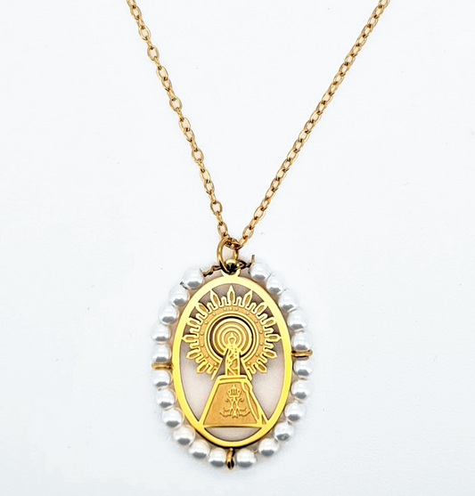 Collar Medalla Virgen Del Pilar Perla - (Acero Quirúrgico Waterproof)